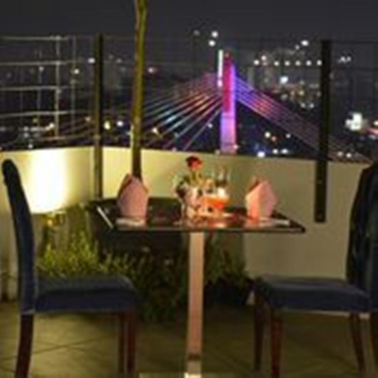 Serela Cihampelas By Kagum Hotels Bandung Exterior photo