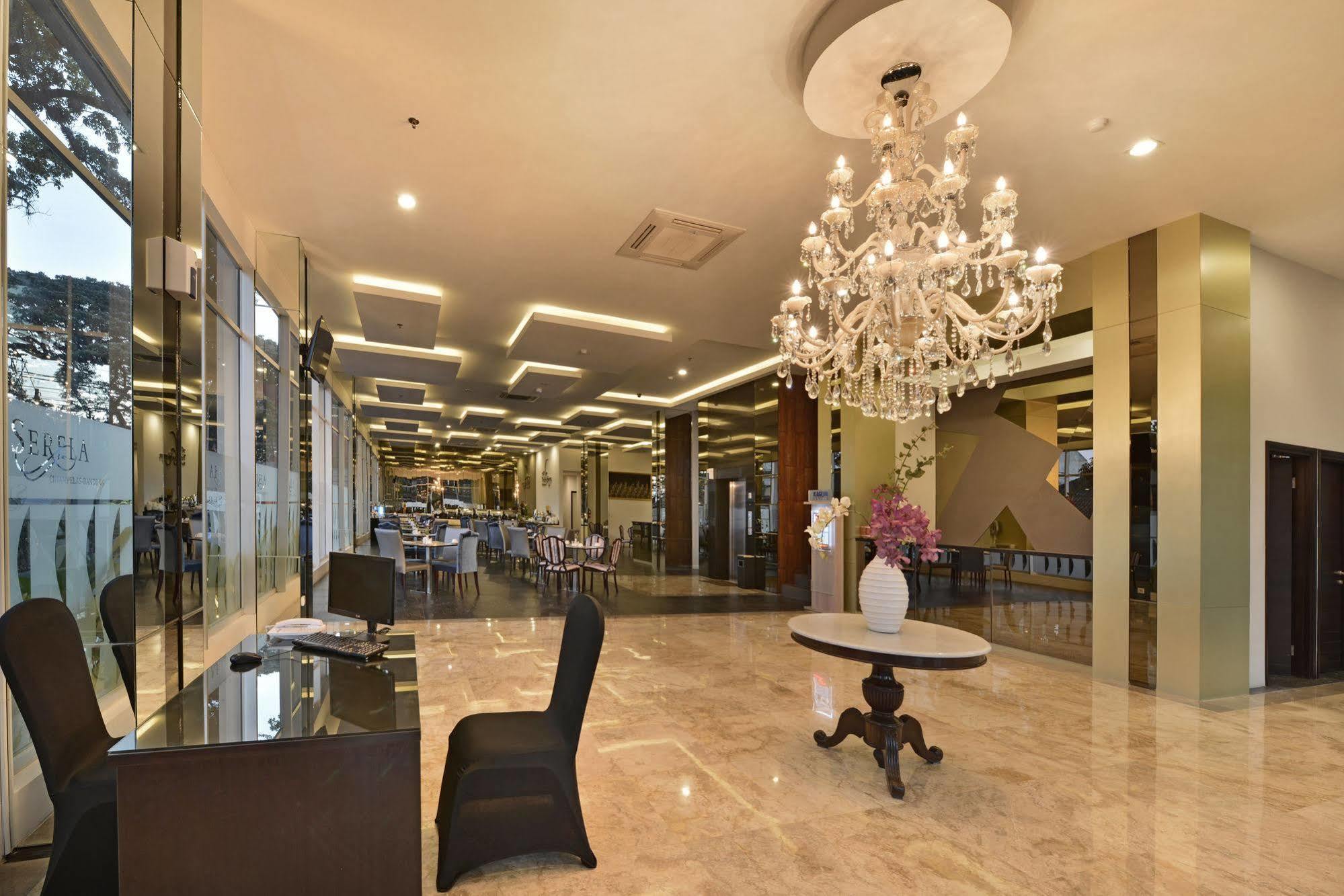 Serela Cihampelas By Kagum Hotels Bandung Exterior photo