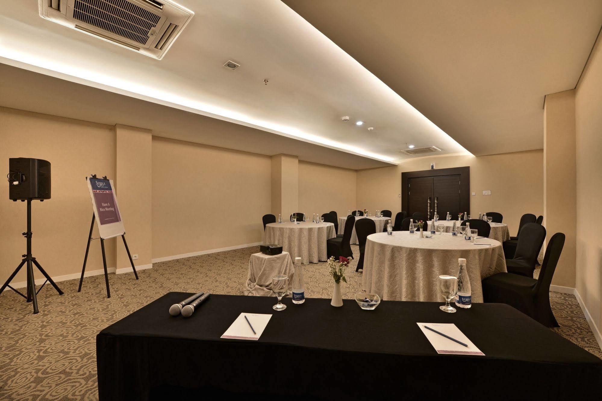 Serela Cihampelas By Kagum Hotels Bandung Exterior photo